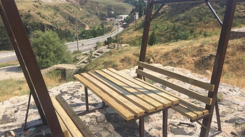 Bitlis’teki parklarda temizlik çalışması