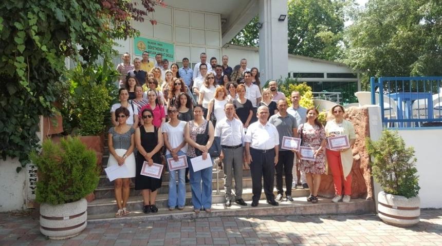 Başarılı &ouml;ğretmenler &ouml;d&uuml;llendirildi