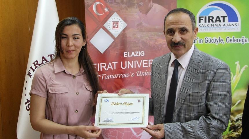 Elazığ&rsquo;da yabancı &ouml;ğrencilere  dış ticaret eğitimi verildi