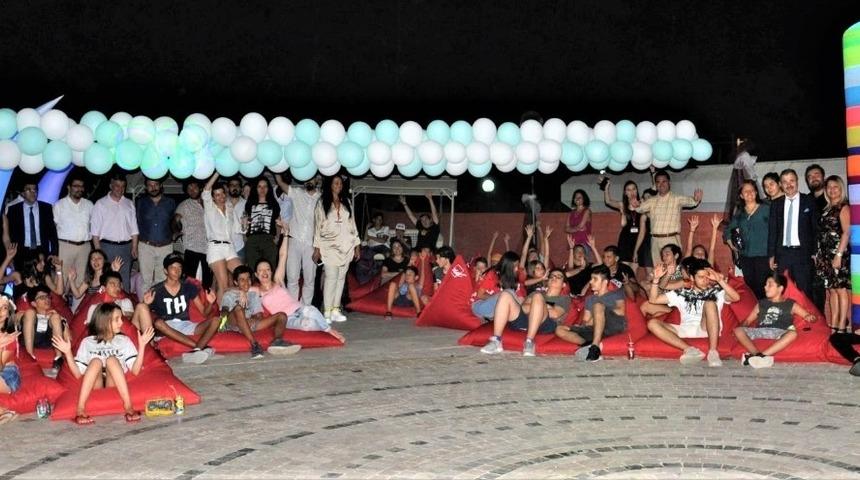 &Ccedil;ocuklar dil kampıyla T&uuml;rkiye&rsquo;de yurt dışı deneyimi yaşıyor