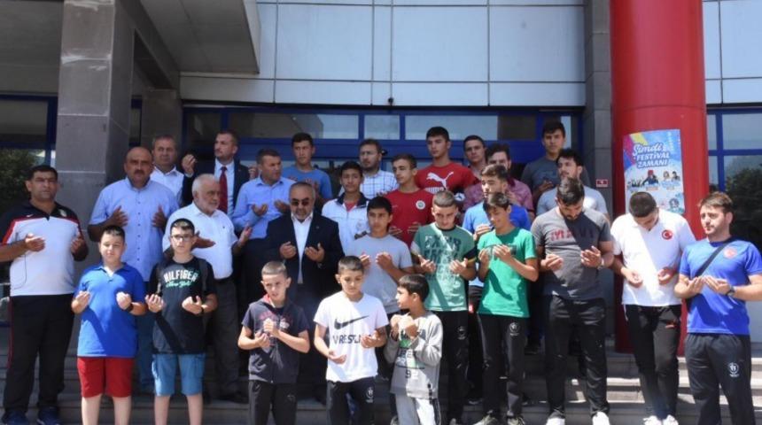 G&uuml;reş&ccedil;iler uğurlandı