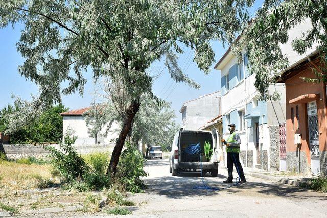 Tepebaşı’nda ilaçlama çalışmaları sürüyor