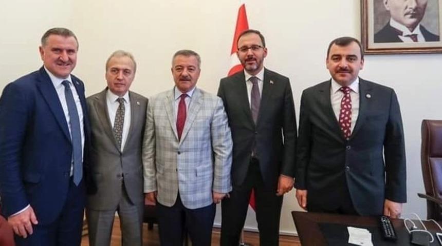 Bakan Kasapoğlun&rsquo;dan K&ouml;m&uuml;rspor&rsquo;a tesis s&ouml;z&uuml;