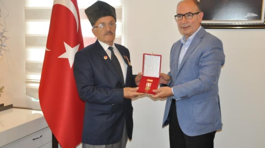 Kıbrıs gazilerine madalya