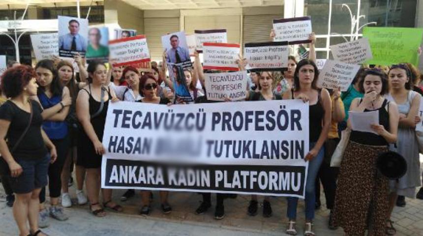 Kadınlar tecavüzden yargılanan Hasan B.'nin tahliyesini protesto etti