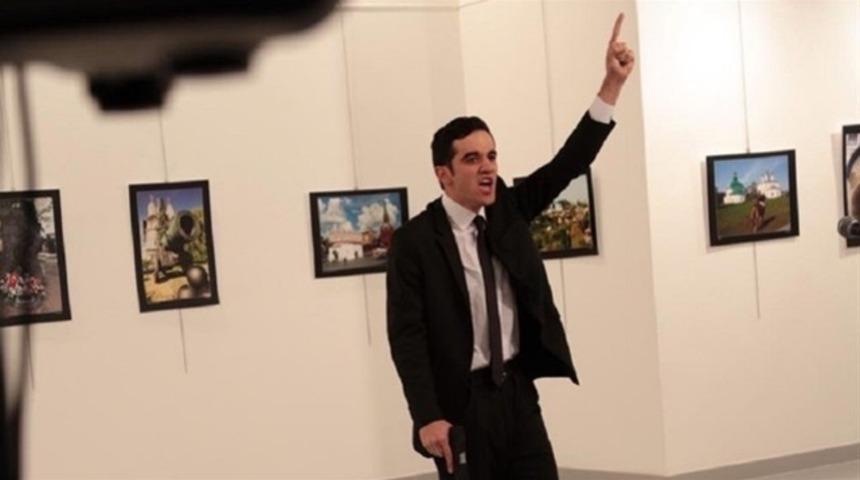 Saldırgan polis memuru 