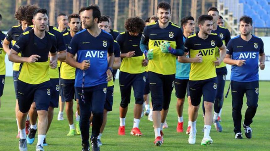 Fenerbah&ccedil;e, Topuk Yaylası'ndaki ilk antrenmanını yaptı