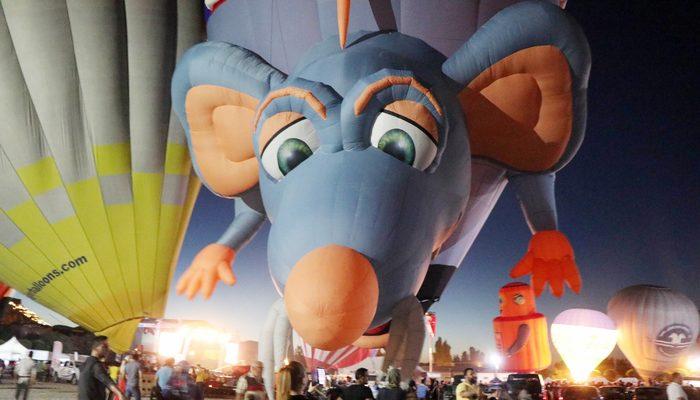 Uluslararası Kapadokya Balon Festivali'nde gökyüzü dev balonlarla süslendi