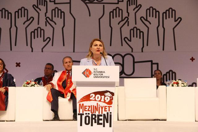 &Ouml;ğrenciler mezuniyet heyecanı yaşadı 4