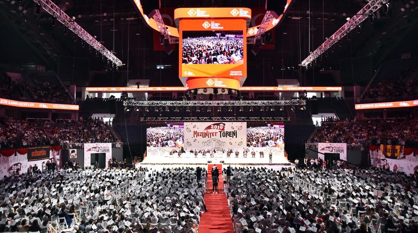 &Ouml;ğrenciler mezuniyet heyecanı yaşadı