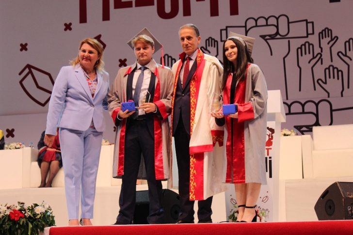 Iku De Mezuniyet Coskusu Son Dakika Haberler