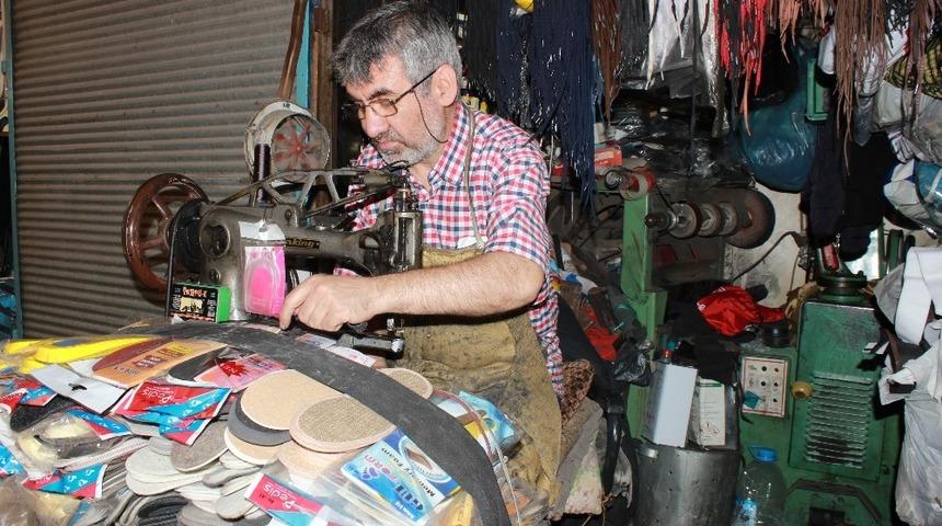 Ayakkabı tamirinde fiyatlar y&uuml;zde 50 y&uuml;kseldi