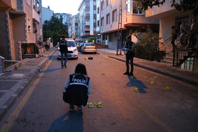 &Uuml;mraniye de komşular arasında silahlı kavga &ccedil;ıktı, sokak savaş alanına d&ouml;nd&uuml; 3
