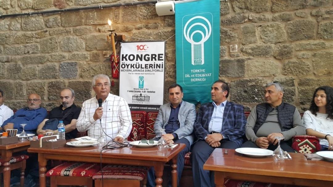 100.yılında tarihi mek&acirc;nlarda kongre s&uuml;recini yaşadılar