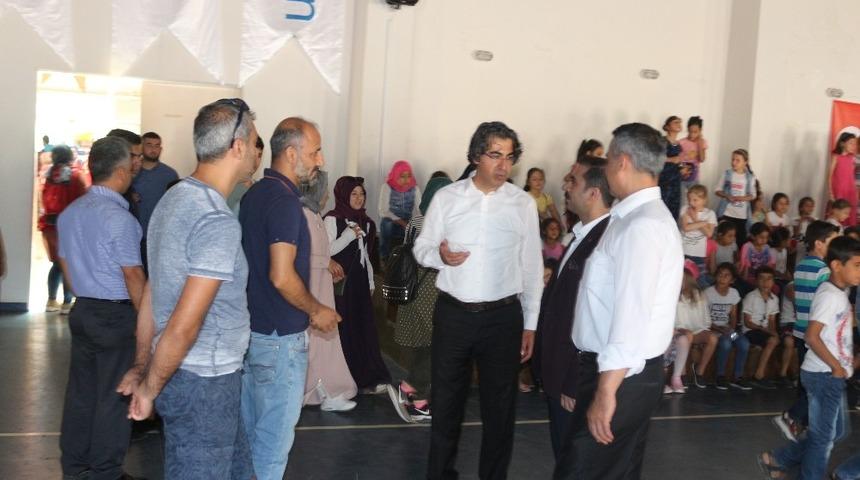 Gazikent Gen&ccedil;lik Merkezi y&uuml;zleri g&uuml;ld&uuml;r&uuml;yor