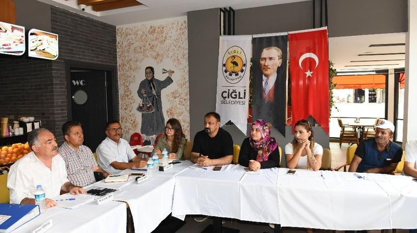 Çiğli Belediyesinin başkan yardımcıları mahalle çalıştaylarını başlattı