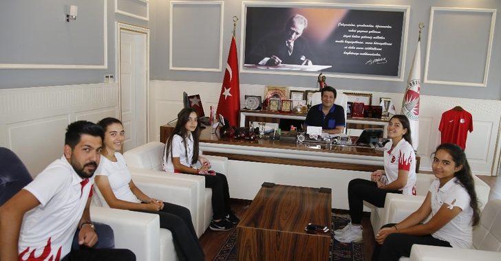 Döşemealtı’nın altın pedalları Türkiye şampiyonu G2