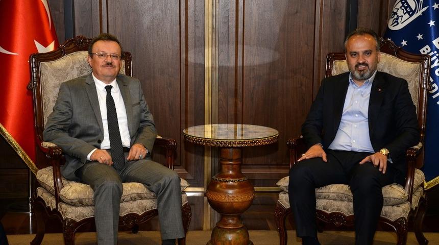 Rekt&ouml;r Kılavuz&rsquo;dan şehir protokol&uuml;ne iade-i ziyaret