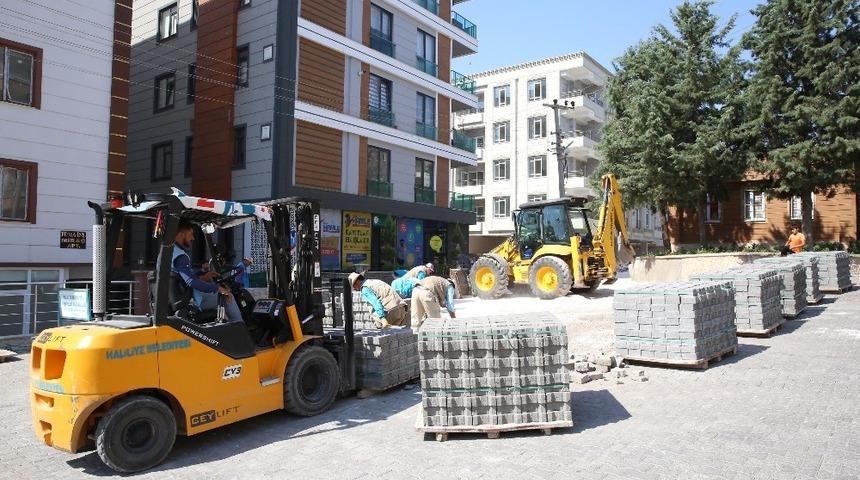 Haliliye Belediyesi beton parke &ccedil;alışmalarını s&uuml;rd&uuml;r&uuml;yor