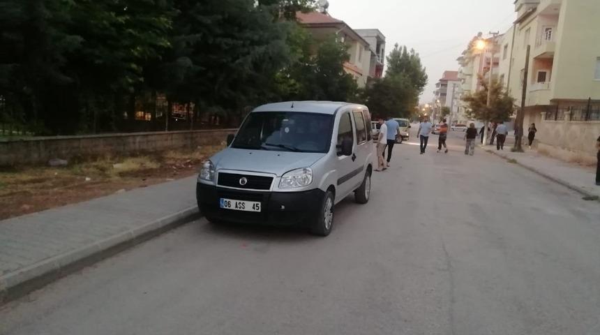 Aracın &ccedil;arptığı &ccedil;ocuk yaralandı