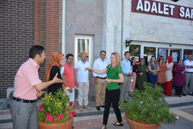 Isparta Adliyesi’nde Başsavcı Çokdinç ve Hakim eşine hüzünlü veda