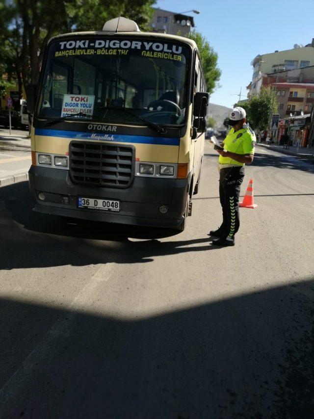 Kars’ta trafik denetimleri sürüyor