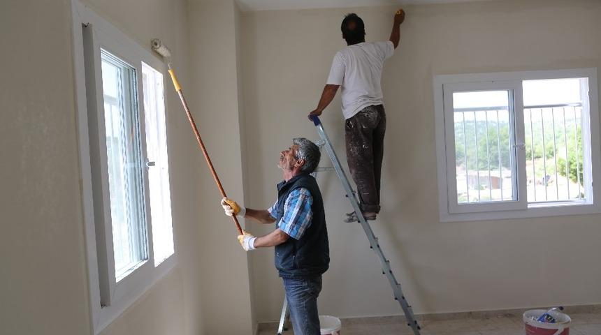 Erdemli Belediyesi&rsquo;nin kurumlara desteği s&uuml;r&uuml;yor