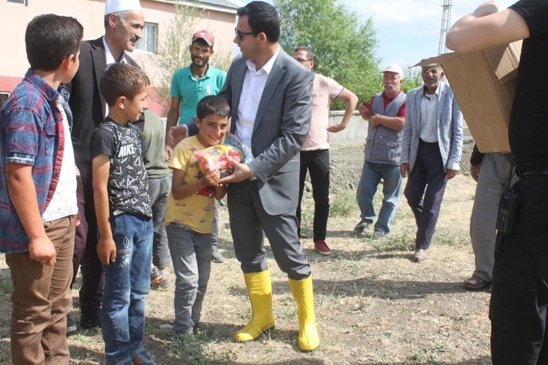 Bulanık&rsquo;ta yol yapım &ccedil;alışması