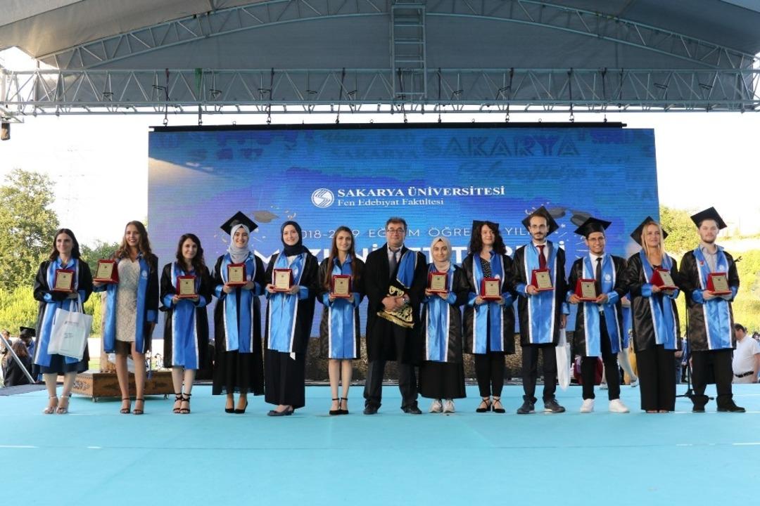 SA&Uuml; mezuniyet t&ouml;renleri 4 fak&uuml;lte ile devam etti