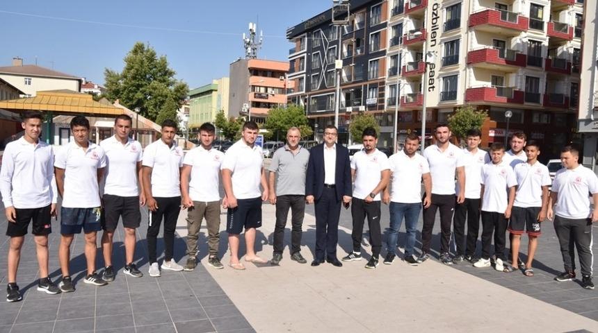 &Ccedil;an Belediye Başkanı &Ouml;z, g&uuml;reş&ccedil;ileri Kırkpınar&rsquo;a uğurladı