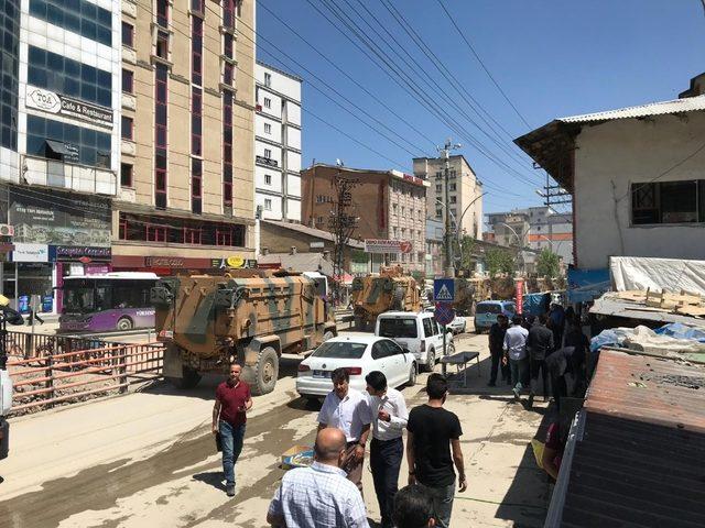 Y&uuml;ksekova&rsquo;dan sınıra askeri sevkıyat 1