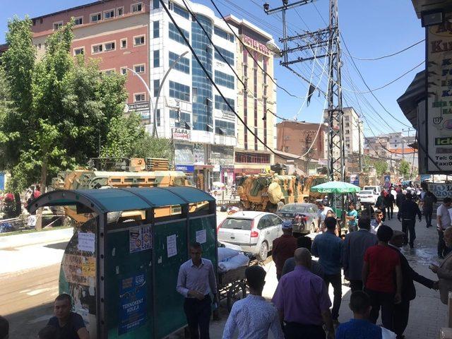 Y&uuml;ksekova&rsquo;dan sınıra askeri sevkıyat 3