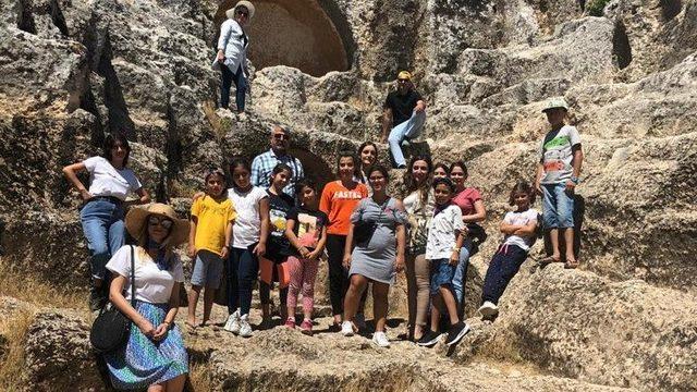 Çocuk evleri çocukları turistik yerleri gezdi