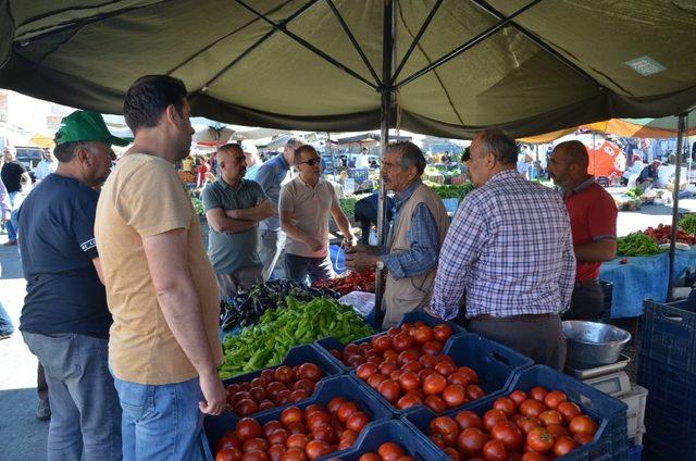 Tarım Müdürlüğü Meyve üreticilerine Akdeniz Sineğini anlattı