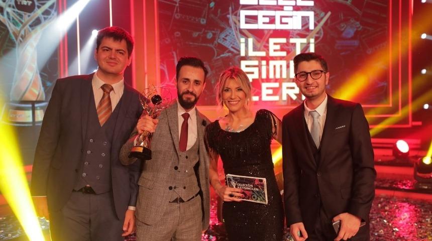 Uşak &Uuml;niversitesi &ouml;ğrencilerine TRT&rsquo;den &ouml;d&uuml;l