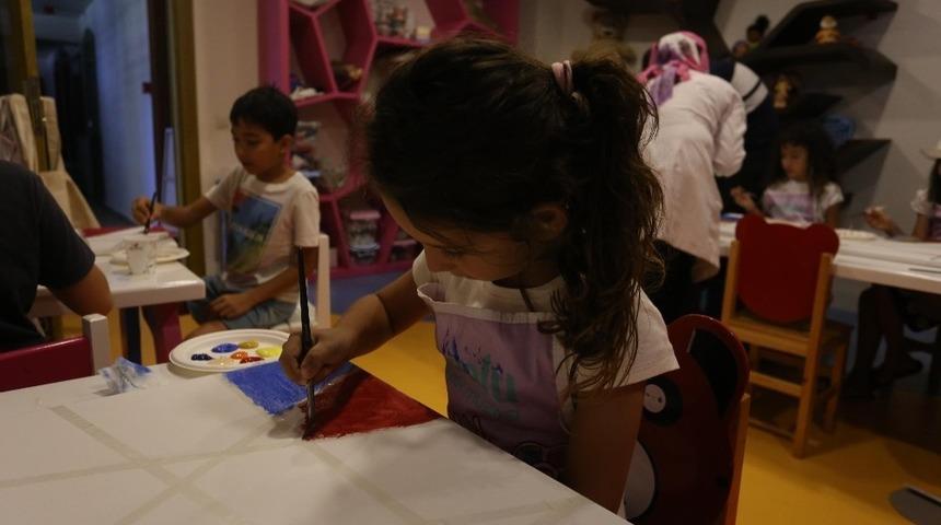 Kepez  çocuk atölyeleri eğlendirirken öğretiyor