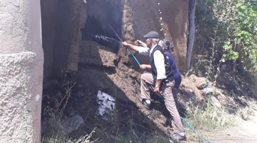 Kırşehir&rsquo;de yanan ev kullanılmaz hale geldi