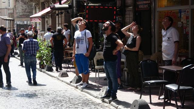 Beyoğlu’nda 6 katlı eski binada yangın paniği