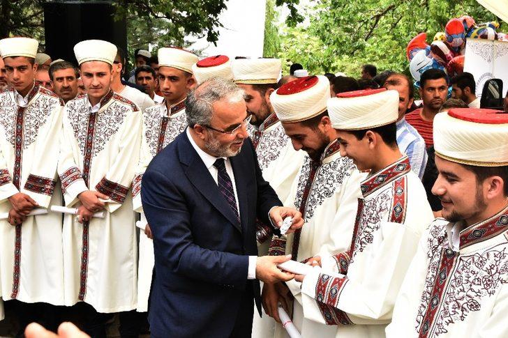 Ahlat’ta 32 hafız için mezuniyet töreni G4
