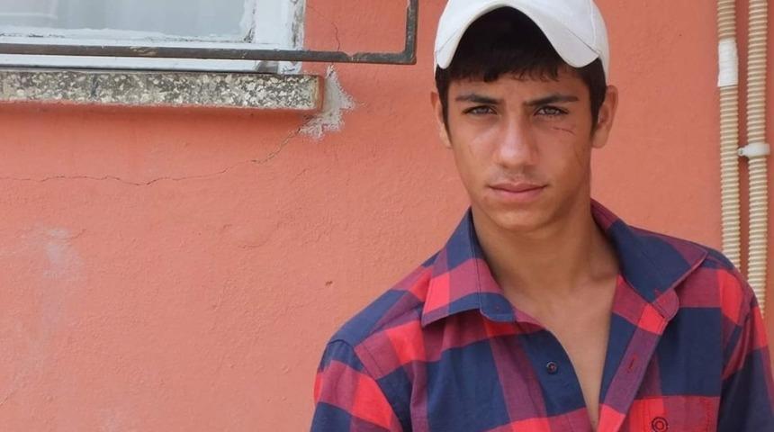 Berfin &Ouml;zek&rsquo;in y&uuml;z&uuml;ne asit t&uuml;r&uuml;nden bir sıvı d&ouml;ken sanık, ilk kez hakim karşısına &ccedil;ıktı