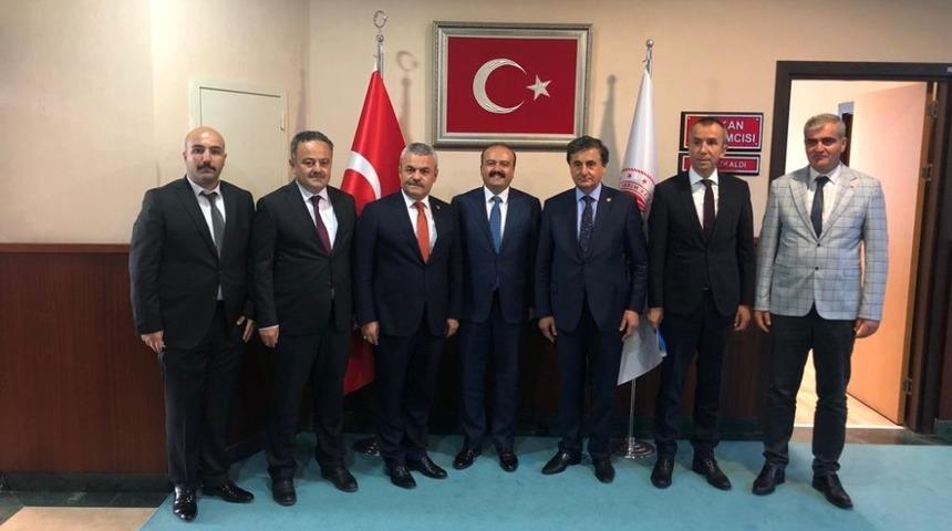 AK Partili vekiller Bakan Yardımcısı Metin ile bir araya geldi