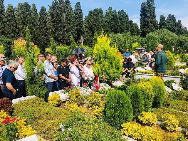 ’Balyoz’dan tutuklandıktan sonra kansere yakalanan emekli Tuğamiral Çakmak mezarı başında anıldı