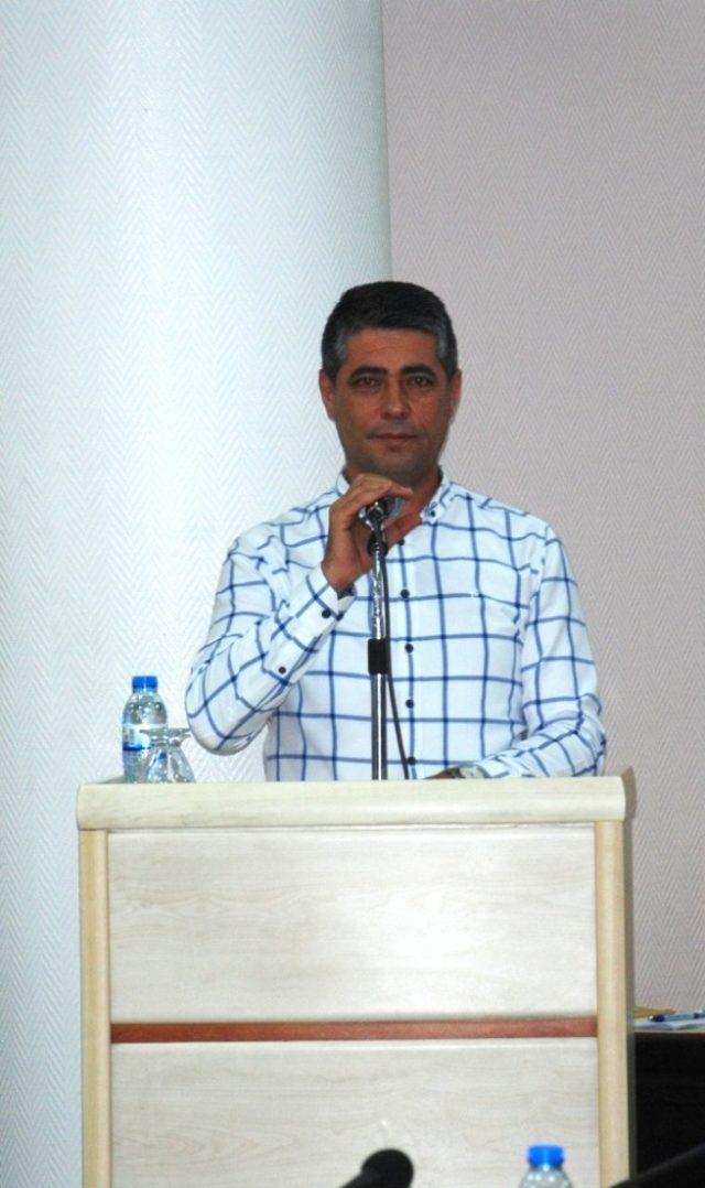 Akay, eleştirilere cevap vermedi 3