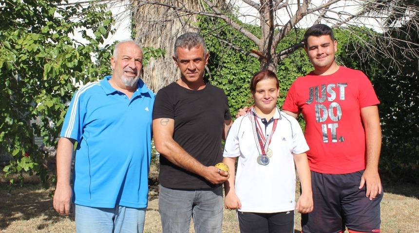 &Ouml;zel &ouml;ğrenci Sezen, g&uuml;lle atmada Ege B&ouml;lge şampiyonu oldu