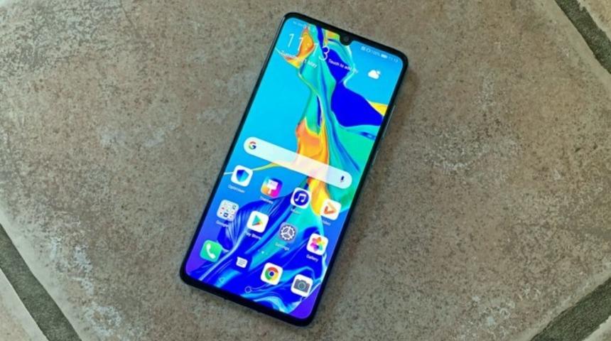 Huawei P30 satışları görülmemiş bir rekora imza attı