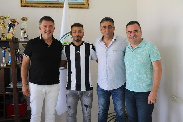 Manisa BBSK tecrübeli futbolcuyu renklerine bağladı