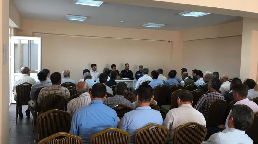 Aslanapa&rsquo;da muhtarlar toplantısı