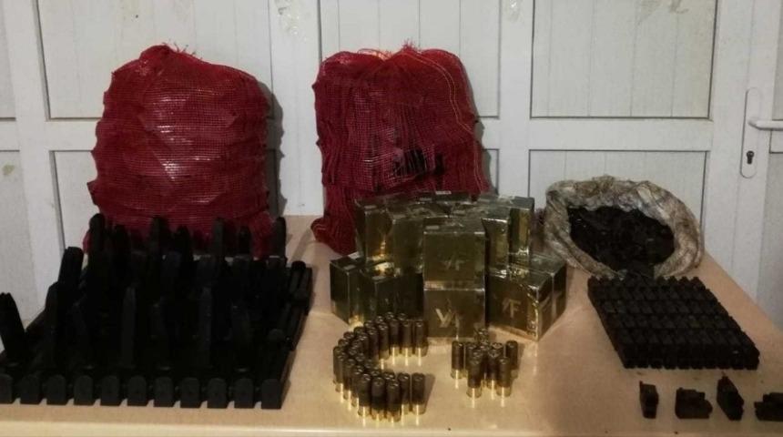 Hakkari&rsquo;de ka&ccedil;ak silah operasyonu