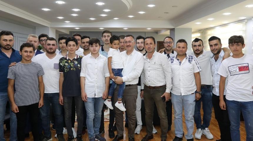 Başkan Işıksu: "Adapazarı daha g&uuml;zel g&uuml;nlere gen&ccedil;lerimizle ulaşacak"