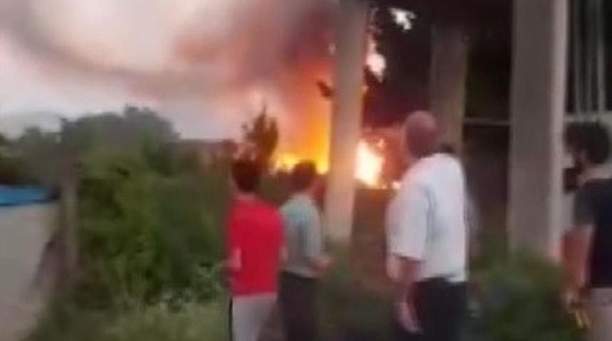 Hatay&rsquo;da korkutan ev yangını